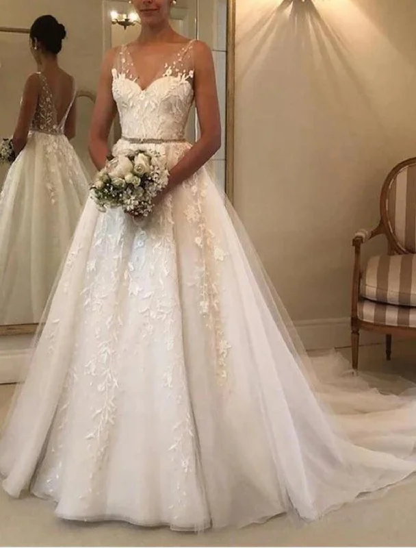 Open Back Formal Wedding Dresses A-Line V Neck Sleeveless Court Train Lace Bridal Gowns With Sash / Ribbon Appliques Sleeveless Wedding Dress