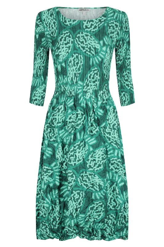 3/4 Sleeve Smash Pocket Dress | Green Cockatoo Open-back unclassified dresses