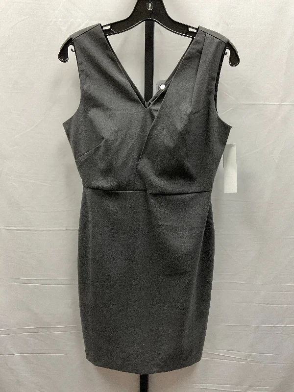 Dress Work By Banana Republic In Grey, Size: 4petite Fall unclassified dresses