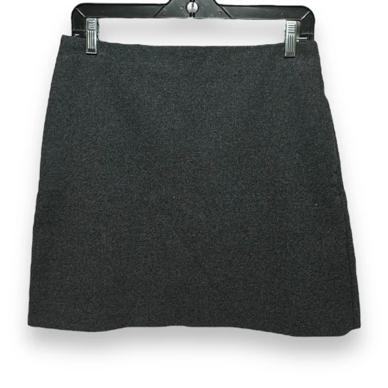 Skirt Mini & Short By Uniqlo In Grey, Size: 6 Polka Dot Mini Skirt