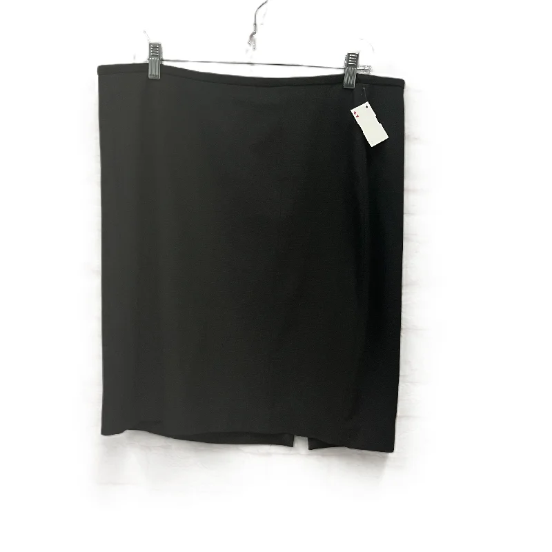 Skirt Mini & Short By White House Black Market In Black, Size: 14 High-Waisted Skater Skirt